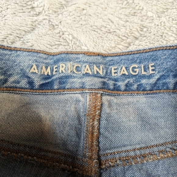 American Eagle Jeans Women's 4 Blue Light Wash Relaxed Mom Distressed Cotton - Picture 2 of 11